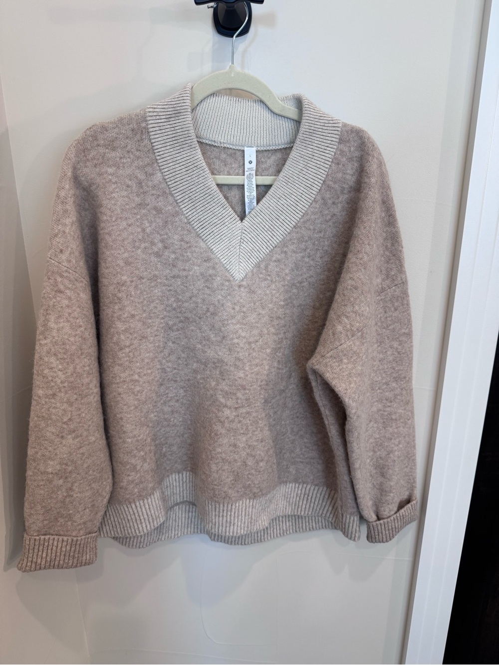 Lululemon V-Neck Women's Sweater in Light Taupe
